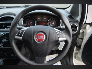 /photos/8556/3cd18b54-7b09-0c01-3b17-ef9191fccf1c_i320x240.jpg