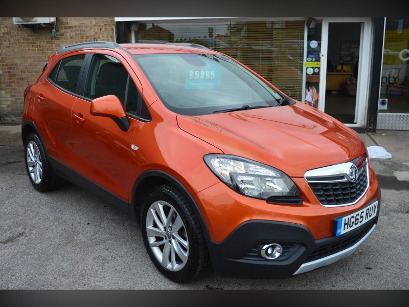 Orange 2016 Vauxhall Mokka 1.6i Exclusiv SUV 5dr Petrol Manual 2WD Euro 6 s/s 115 ps in Harlow