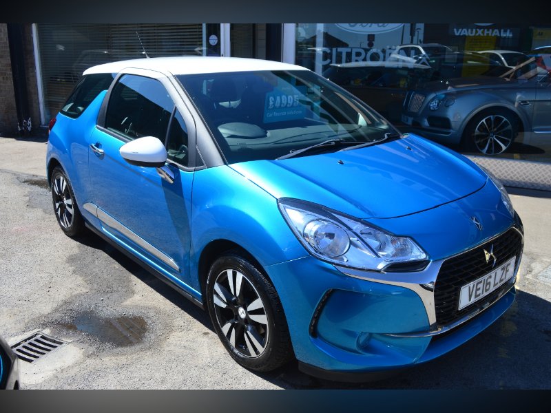 Blue 2016 DS DS 3 1.2 PureTech Chic Hatchback 3dr Petrol Manual Euro 6 82 ps in Harlow